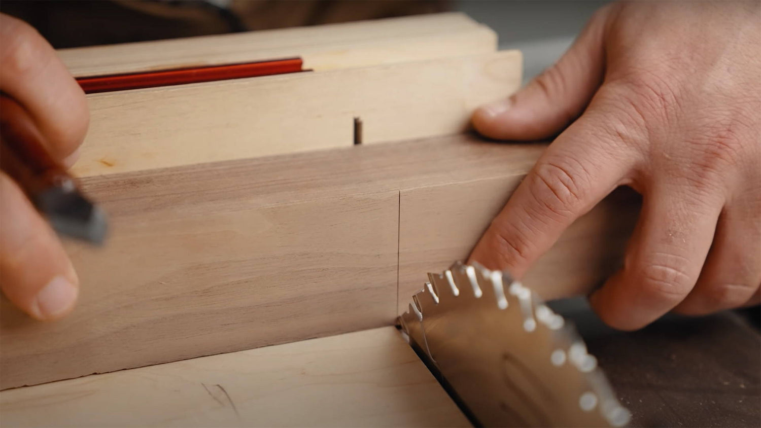 How to Cut Accurately on a Table Saw (Quick Tip)