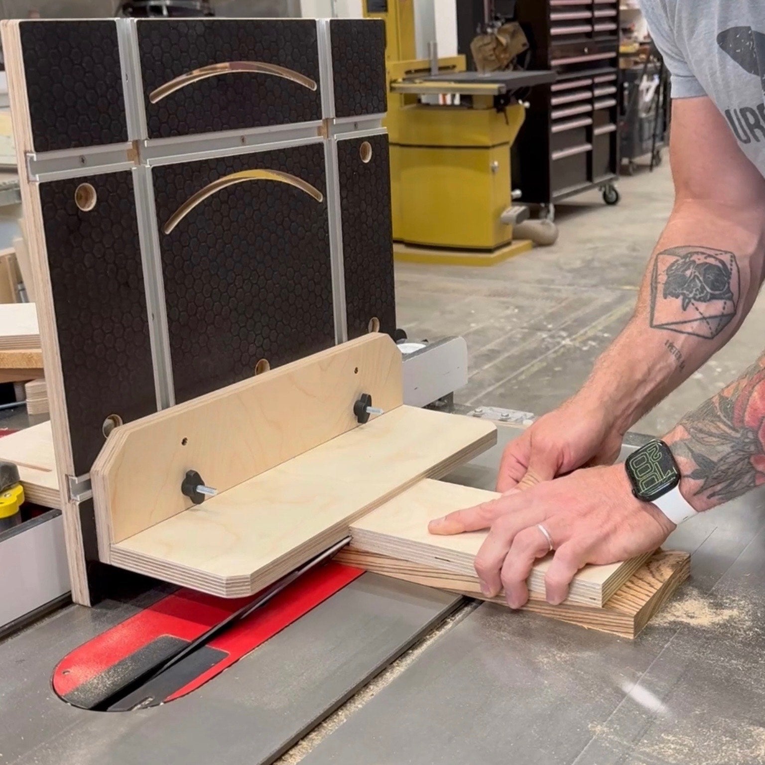 Universal Table Saw Jig