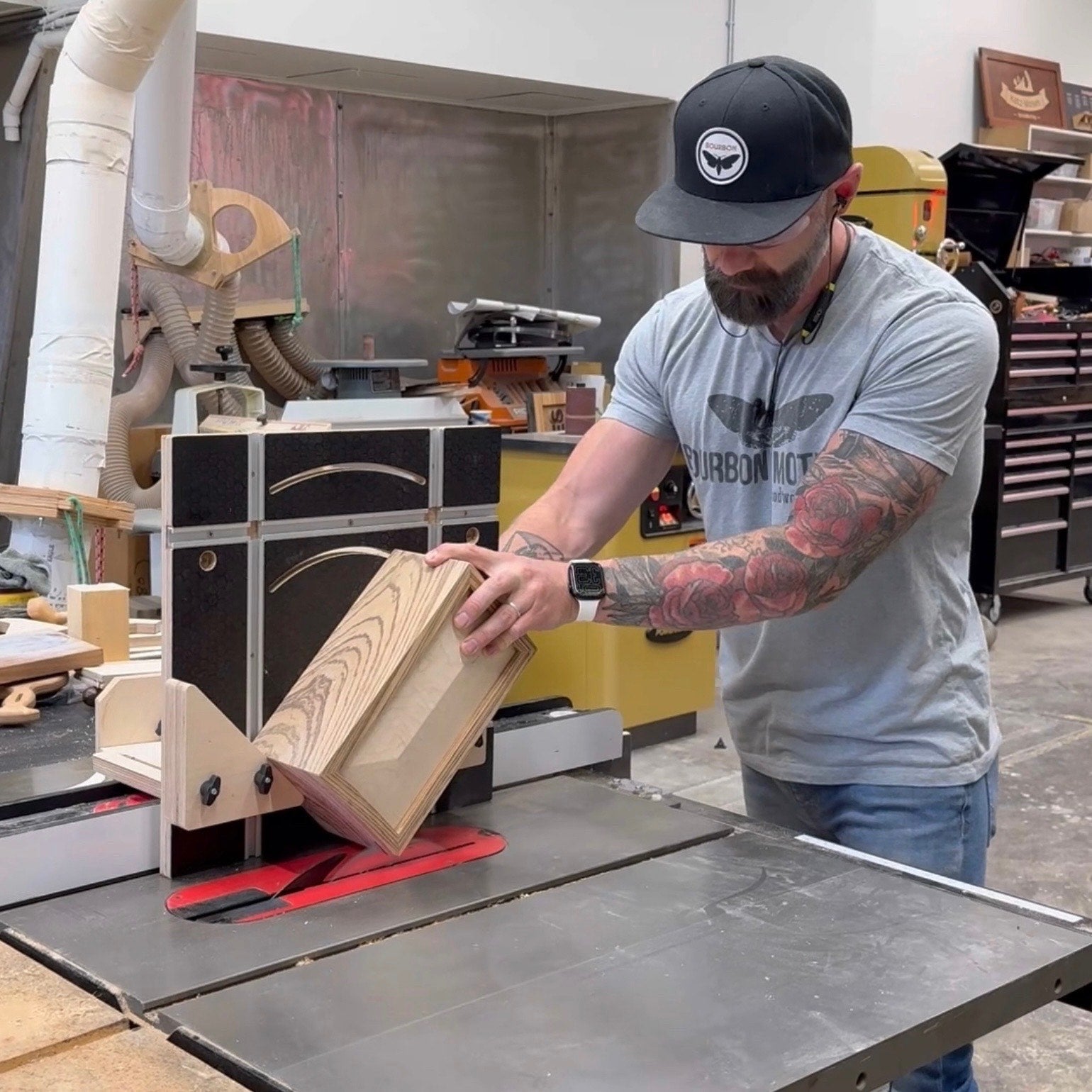 Universal Table Saw Jig